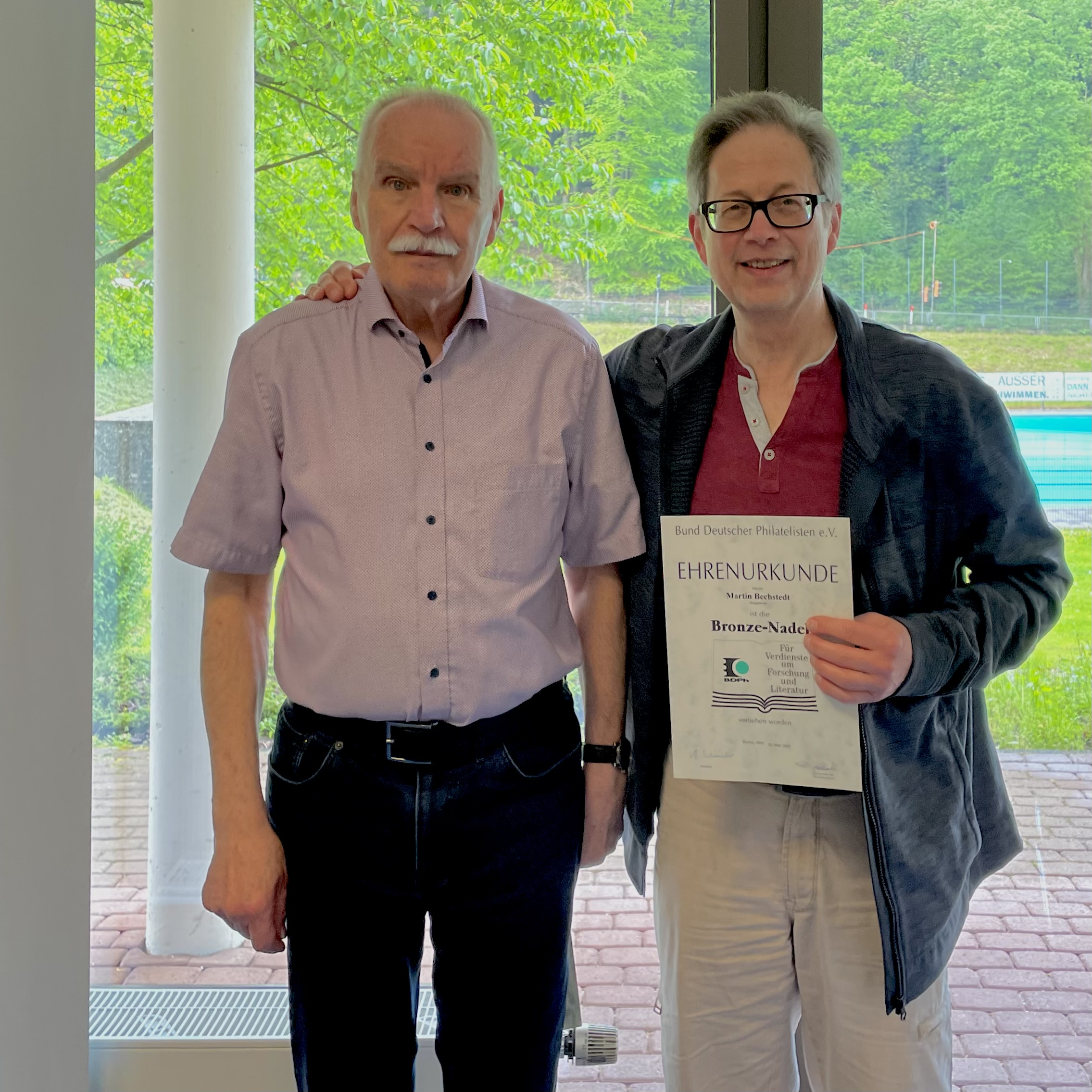 Lithuanian philatelists Bernhard 'Tony' Fels and Martin Bechstedt honoured by the BDPh