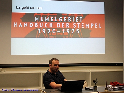 Tobias Huylmans at his lecture