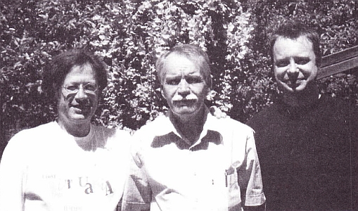 Neuer Vorstand der ForGe Litauen ab 2005 (v.l.n.r.): Martin Bechstedt (Vorsitzender), Bernhard 'Tony' Fels (Geschäftsführer und Redakteur), Michael Haslau (Kassenwart)